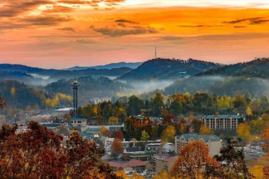 Breathtaking Views Of The Smokies, 3 Mins To Gatlinburg Villa Exterior photo